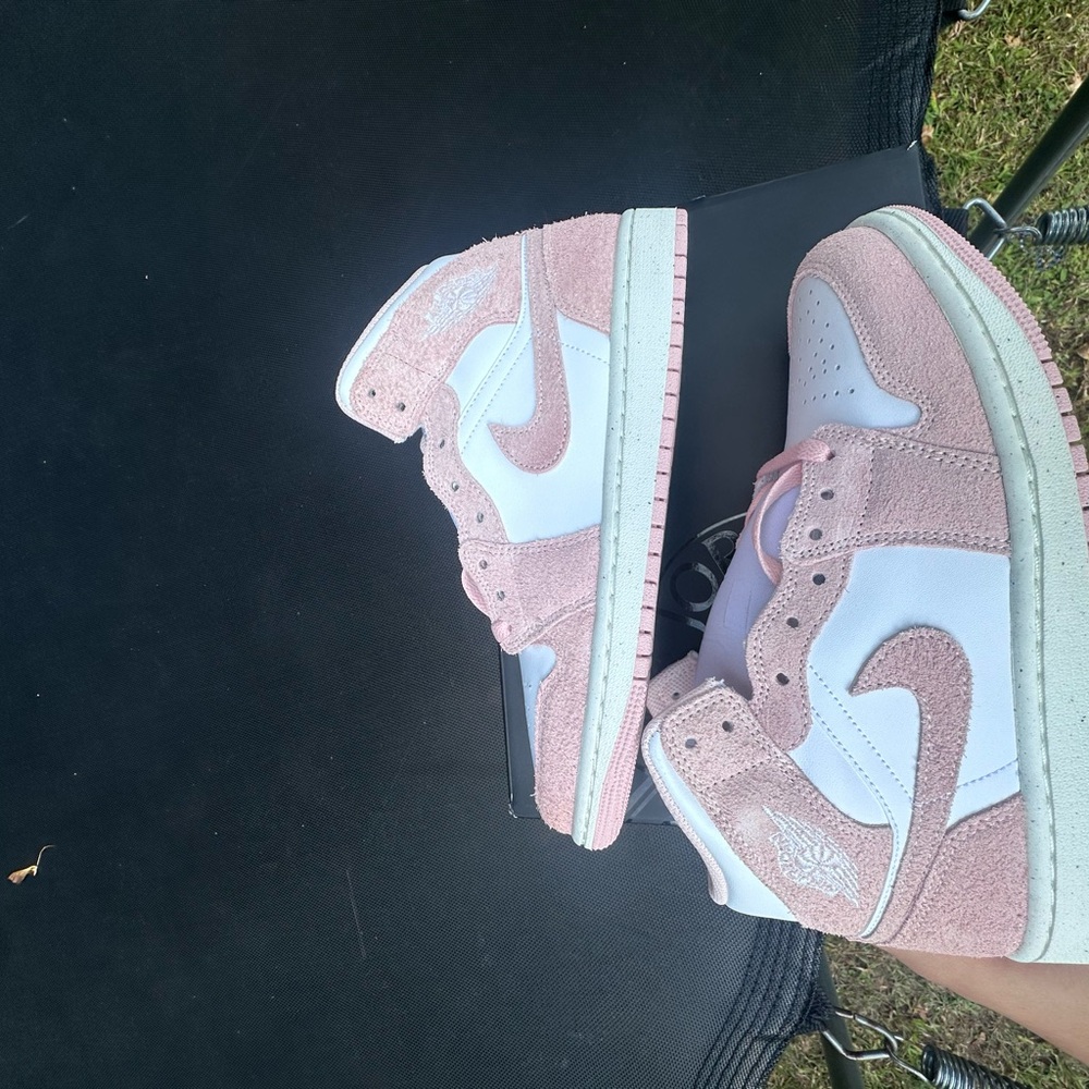 Jordan Sneakers in Pink and White - Picture 1 of 4